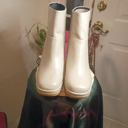 Amazon Essentials Lady's Crepe Texture 3" Boots Sz 11