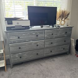 6-Drawer Dresser