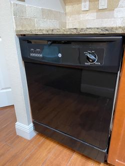BLACK Dishwasher