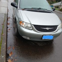 2004 Chrysler Town & Country