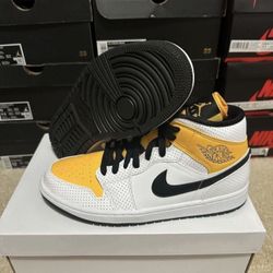 W Nike Air Jordan 1 Mid White Black University Gold BQ6472-107 Size 11 Brand New