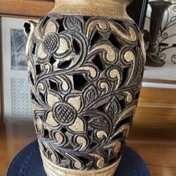 Tall Beautiful Vase In Excellent Condition,18 Inches Tall