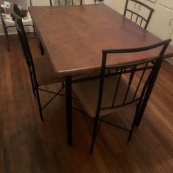 Breakfast Table With 4 Metal Chairs 