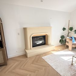 FIREPLACE SURROUND 