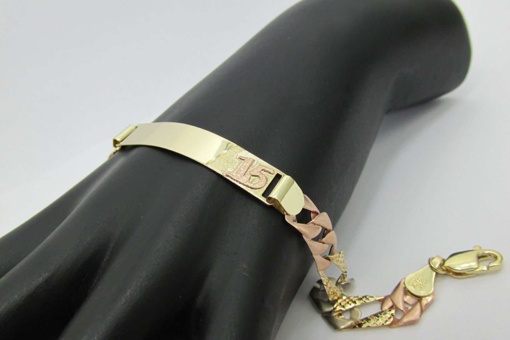 Esclava para 15 años en oro de 14k