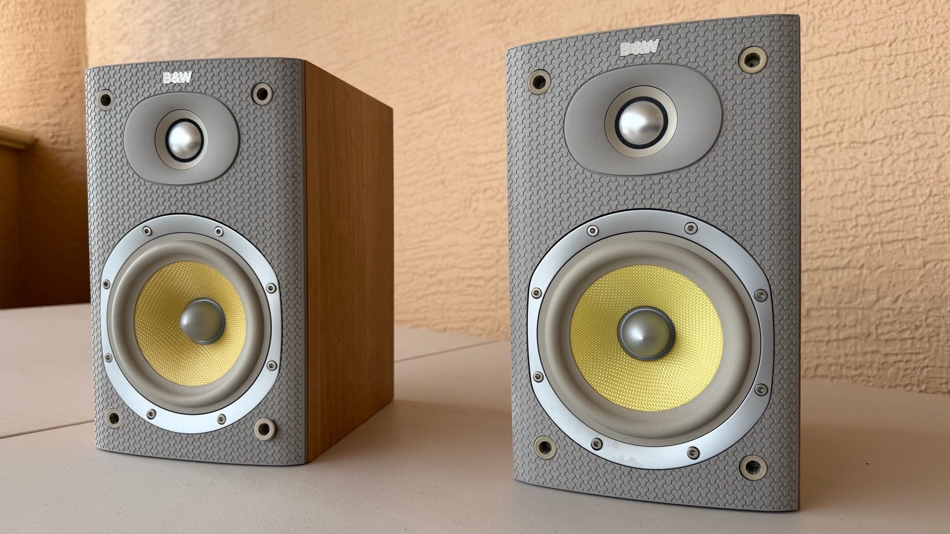 B&W DM600 S3 Bookshelf Speakers Pair - Made in England