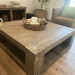 Wood pottery Barn Coffee table