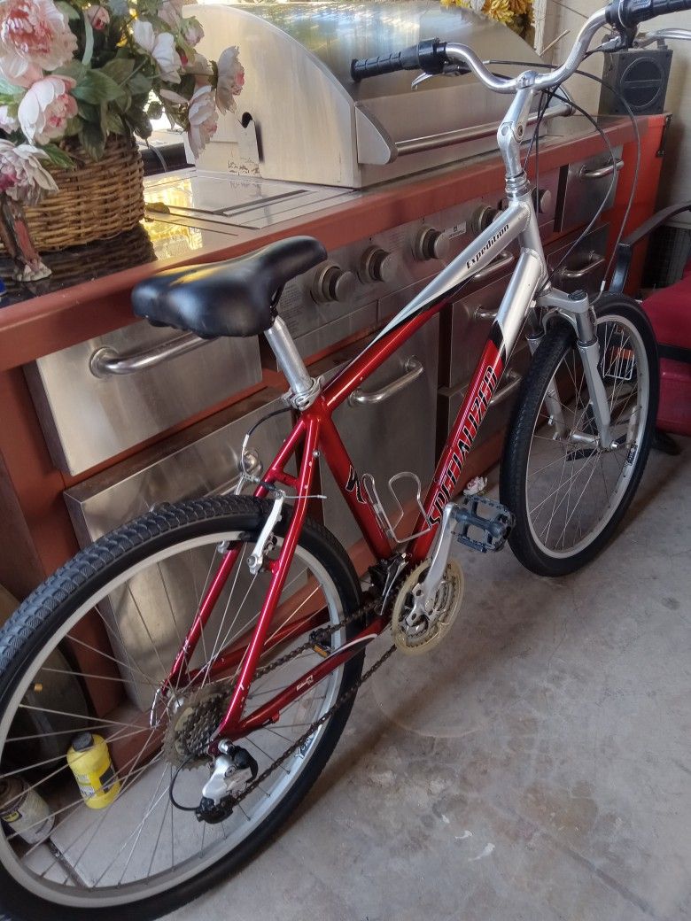 BIKE SPECIALIZED TIRES SIZE 26 FRAME SIZE LARGER READY FOR RIDE
