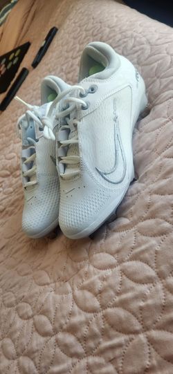 New Nike Hyperdiamond 4 Elite women’s size 7