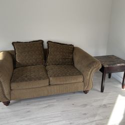 Loveseat And Matching End Table $50 