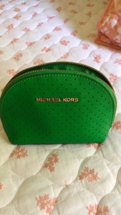 Michal Kors make up bag