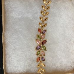 Beautiful 10k Gold Flower Bracelet W/ Lab Created Gems
