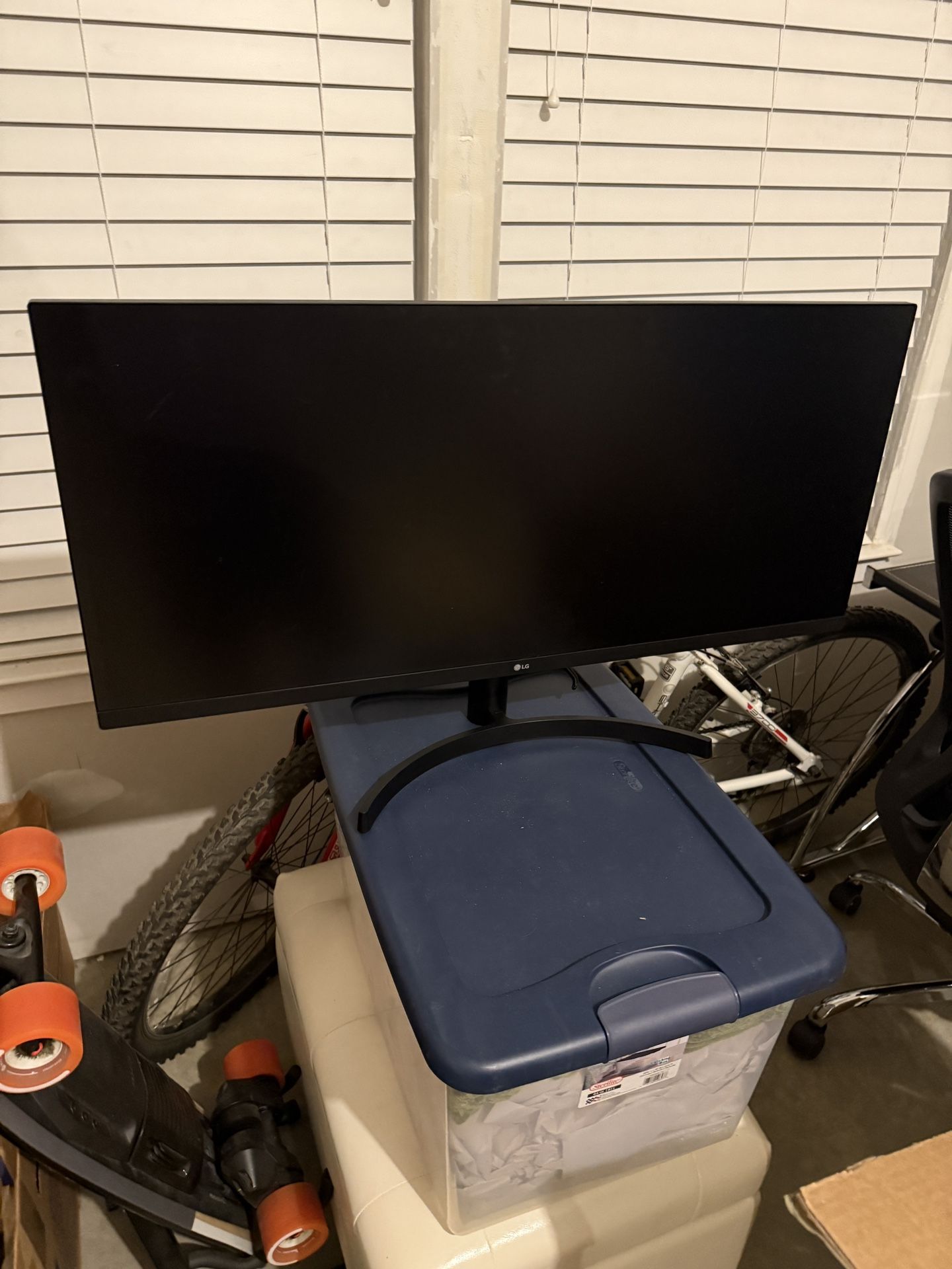 34” Ultrawide LG Monitor