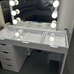 Glam Vanity‼️Same Day Delivery 