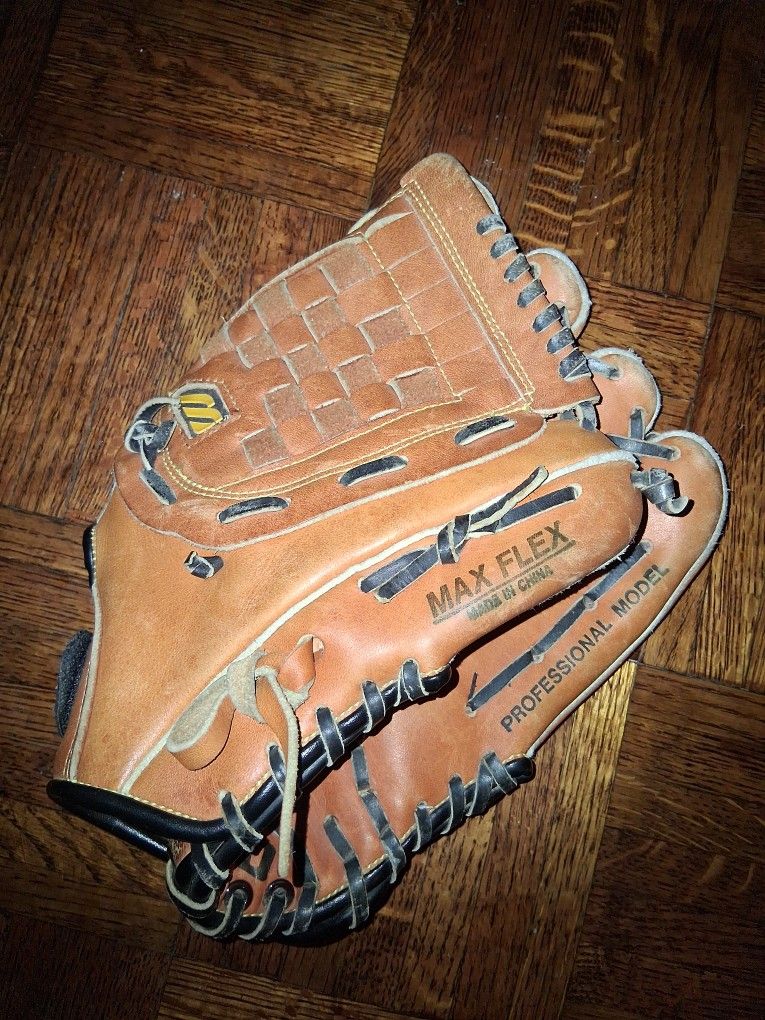 Mizuno Baseball Glove