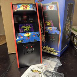 SPACE ACE REPLICADE TOY ARCADE CABINET 1/16 Scale NEW 