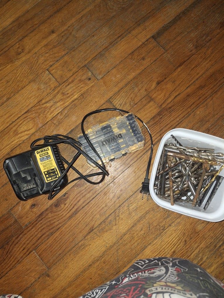 Dewalt Battery And Drill Bits
