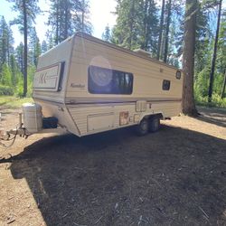 1984 24’ Komfort Trailer