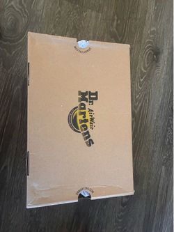 Dr Martens Shoes