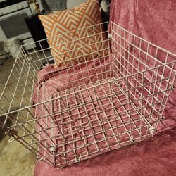 LARG BASCK  FOR  3WHEEL  TROSCIKL VERY GOOD CONDITION 