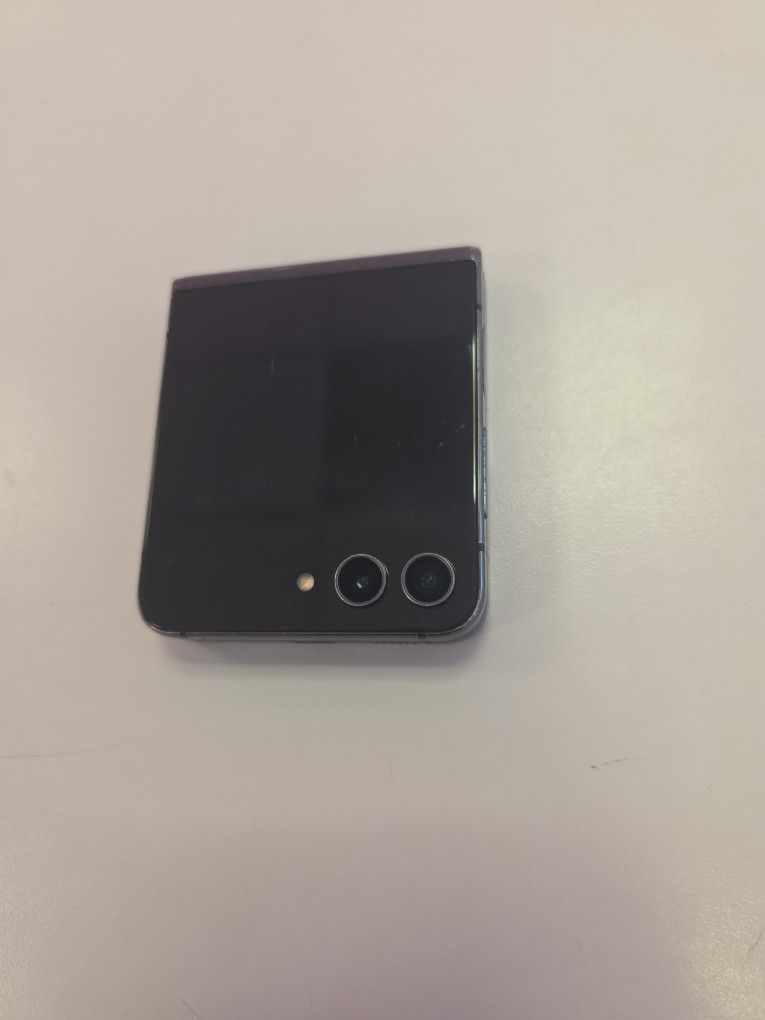 Galaxy Flip 5 Network unlocked.