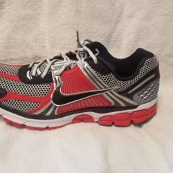 Nike Vomero 5 Size 10.5
