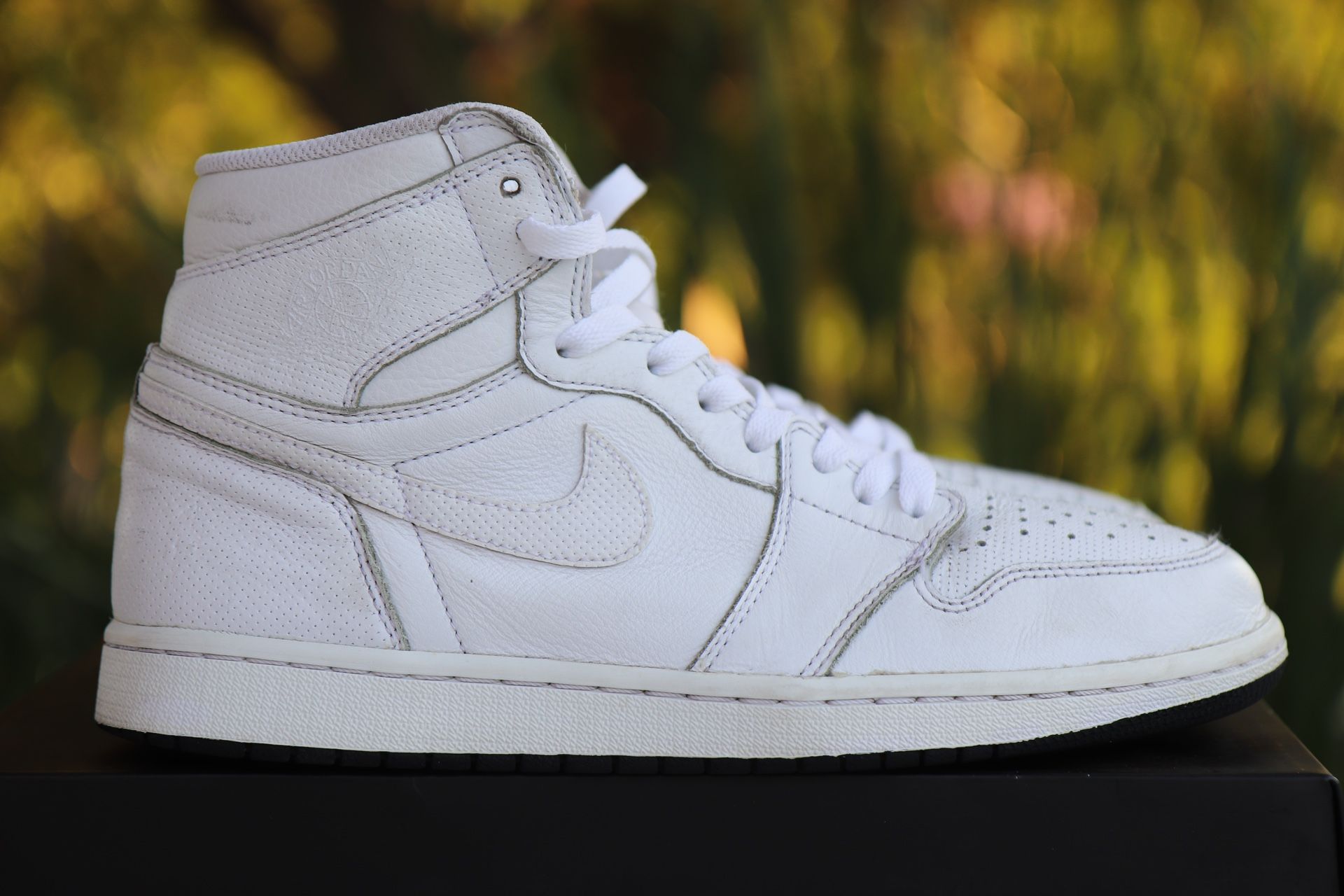 Air Jordan 1 Retro High OG ‘White’ Size 9 W/ OG Box