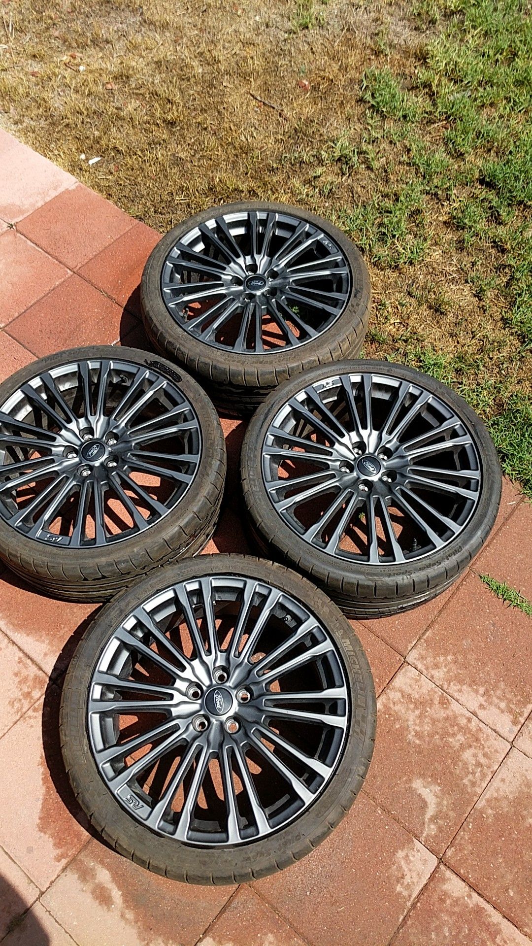 Ford Focus RS wheels 19" alloy charcoal gray