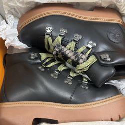 Timberland Stone Street Mid Lace Black Full Grain Boots – Women’s Size 10 – $90