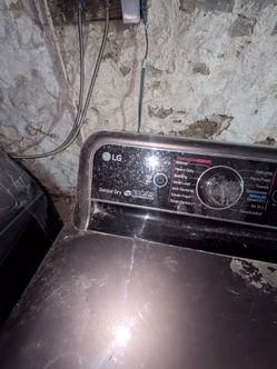 Washer dryer set