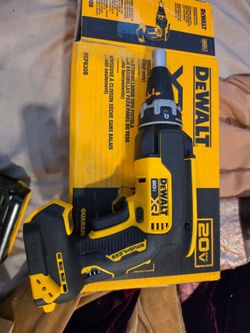 DEWALT 20V MAX XR Brushless Drywall Screwdriver DCF630B.  Tool only
