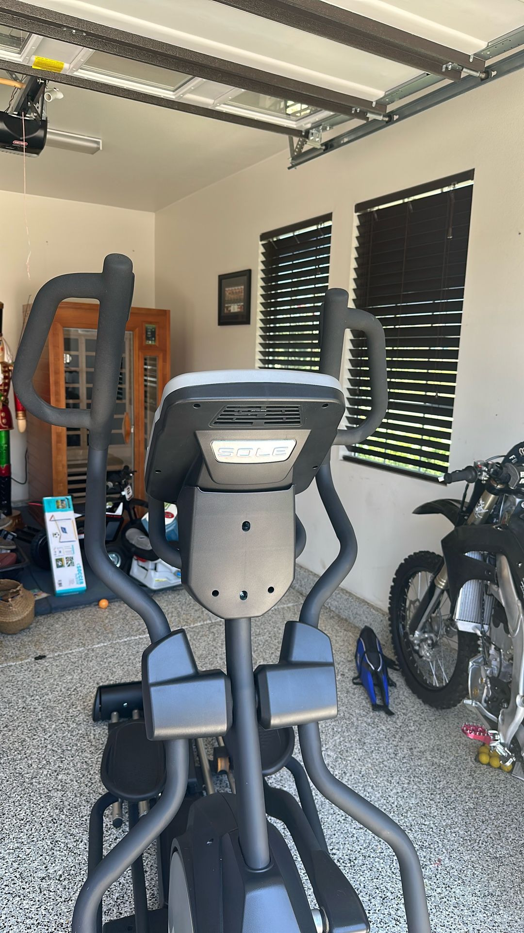 Elliptical “Sole” E35