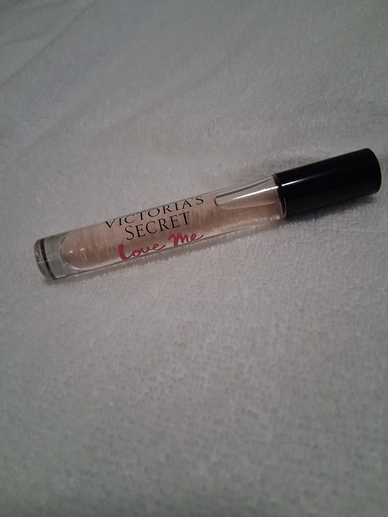 Victoria's Secret Love Me Eau De Parfum