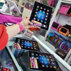 2x$100 Ipad Combo  Each $55.  Unida $55