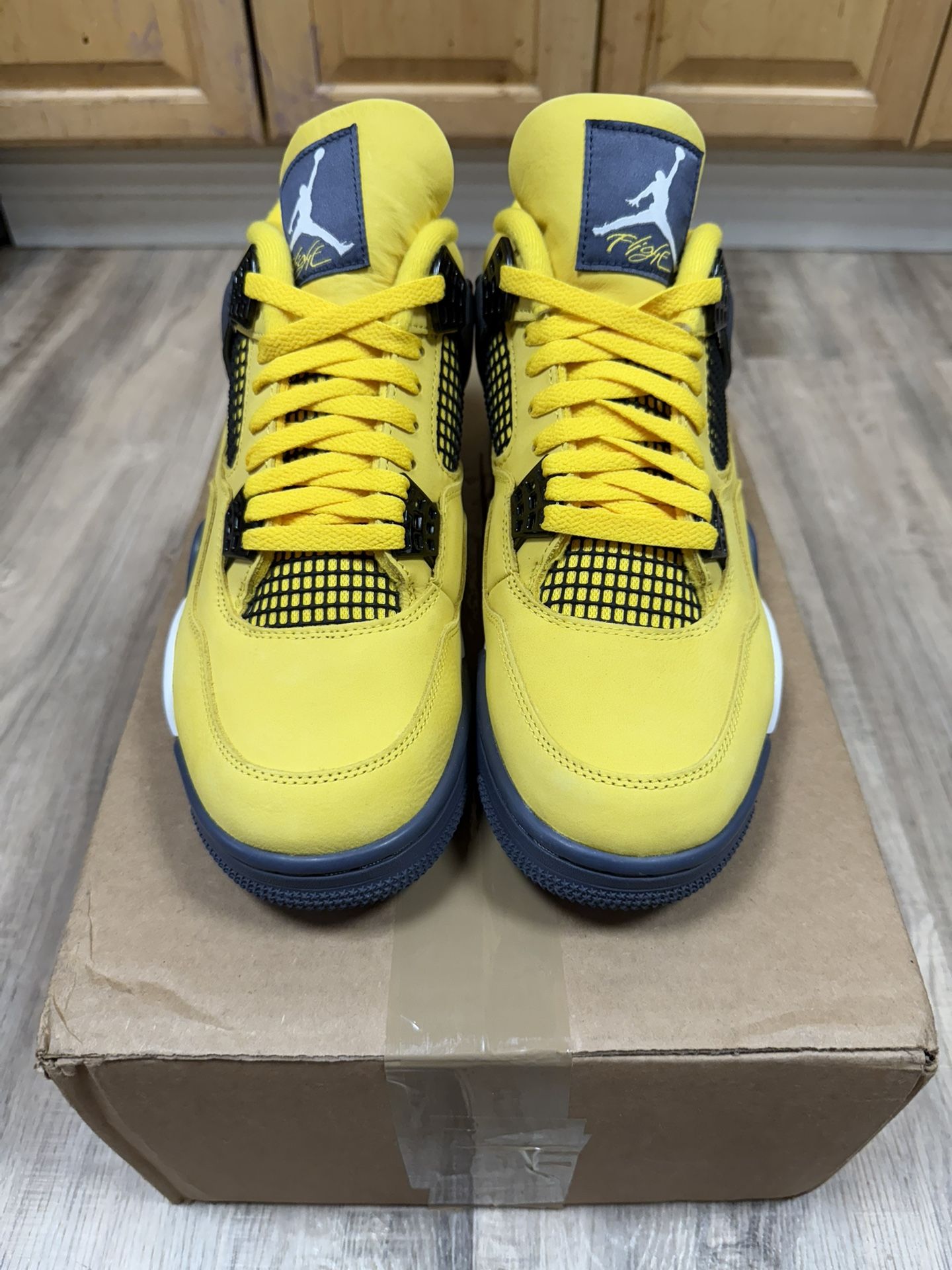 Air Jordan 4 Retro Lightning Size 10.5M