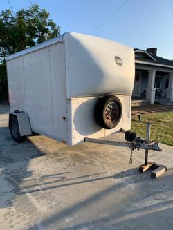 Enclosed cargo trailer