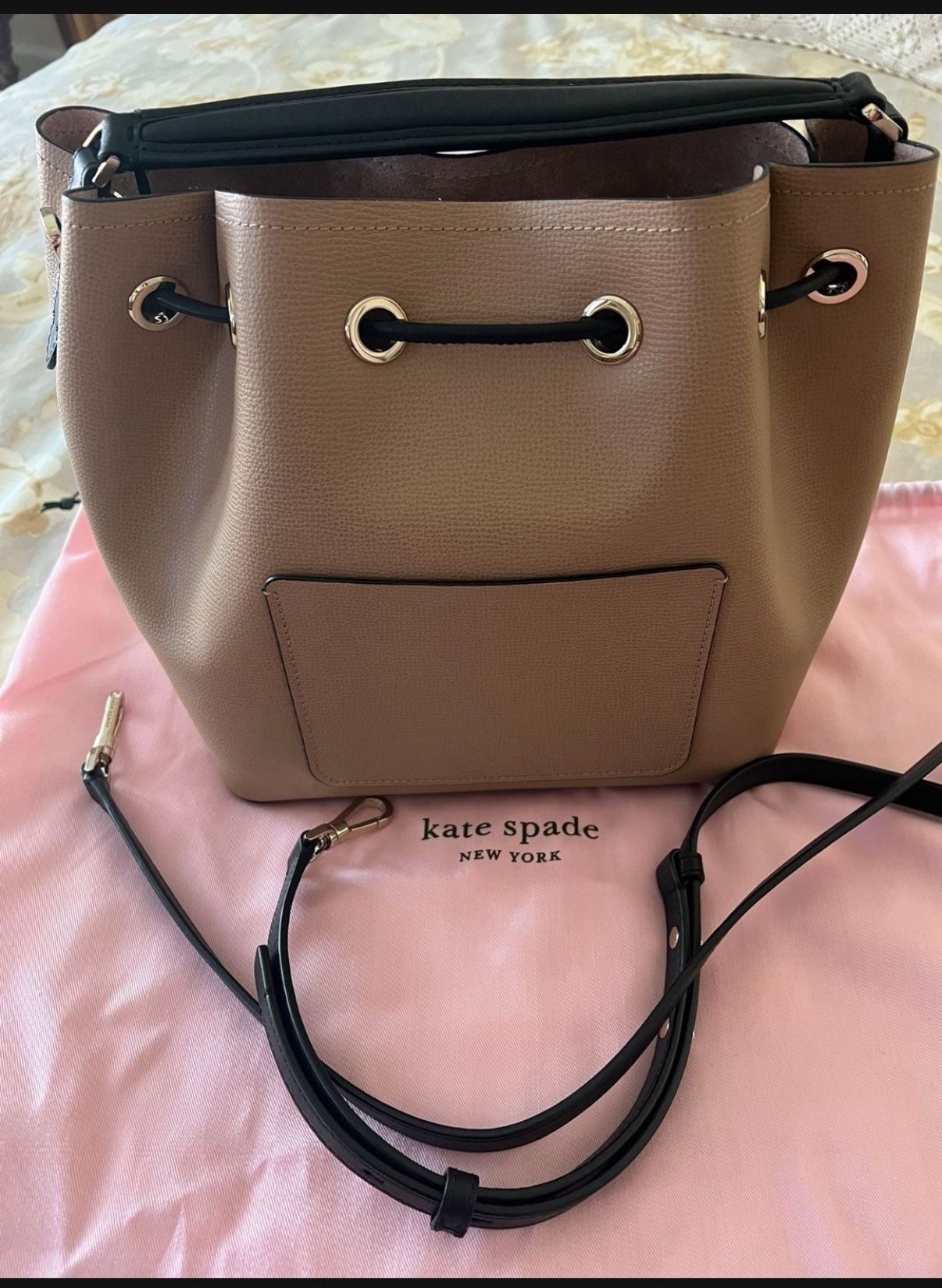 New- Kate spade bag (Bucket/crossbody)
