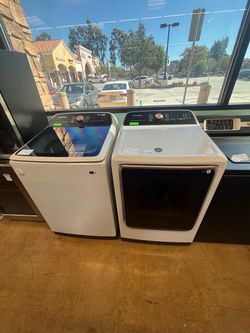 Samsung Top Load Washer and Gas Dryer Set