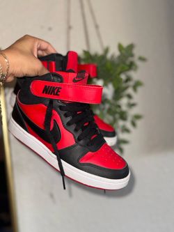 Nike court mid