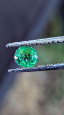 Natural tsavorite garnet .5ct to 1ct