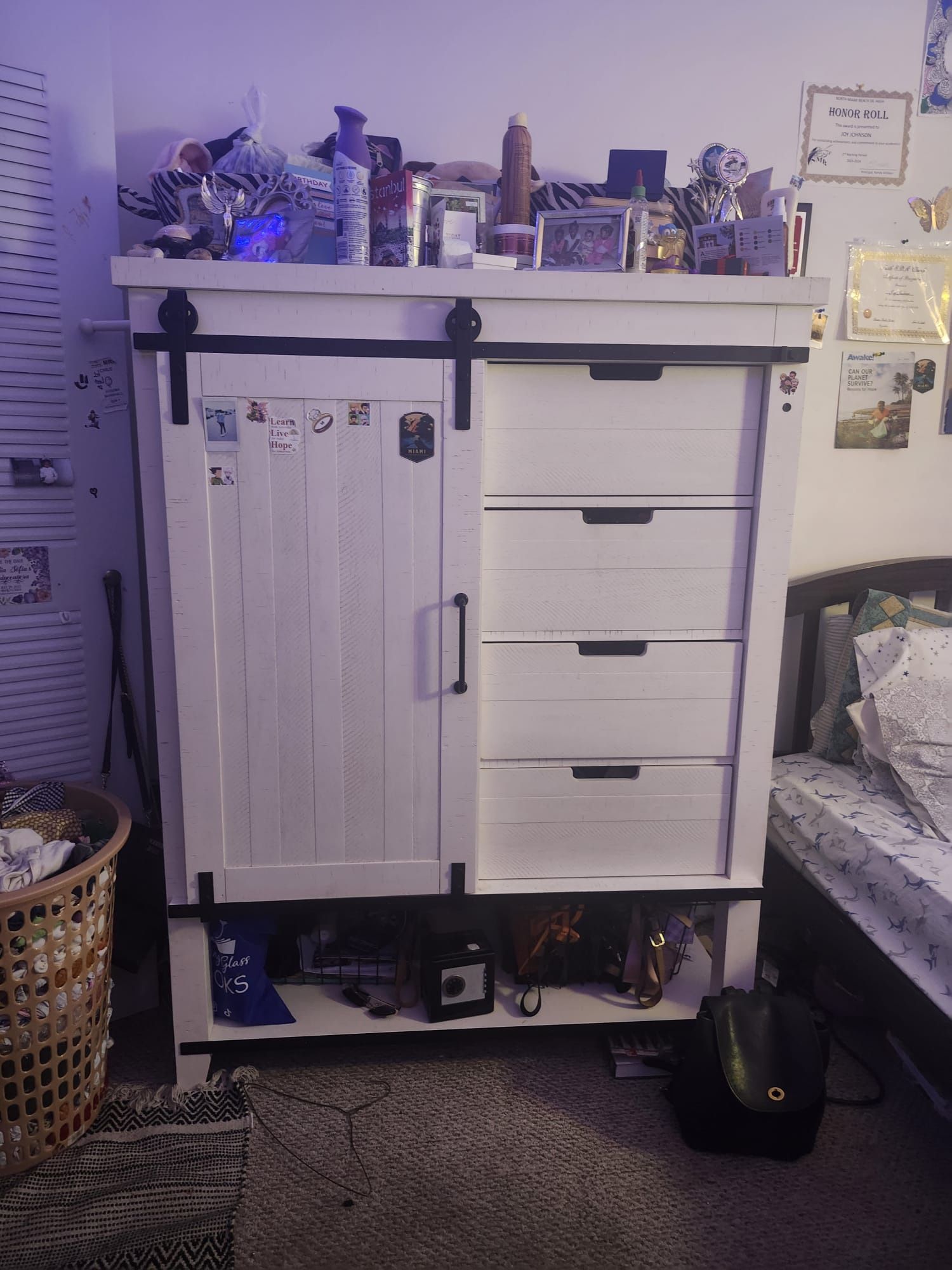 Dresser