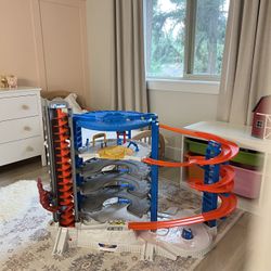 Hot Wheels Super Ultimate Garage