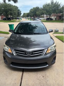2013 Toyota Corolla LE – Clean Title – 136k Miles