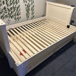 Full Sized Bed With Trundle
