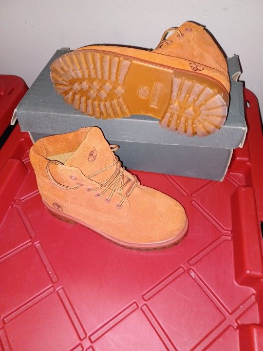YOUTH SIZE 3 TIMBERLAND BOOTS