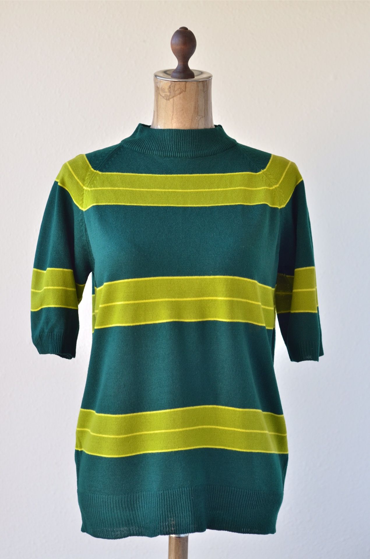 1970's Vintage Green Striped Short Sleeve Sweater by Lord James Size Large L Retro Hippie Knit Chartreuse Forrest Green