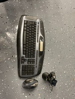 Logitech Keyboard mouse combo with charging stand