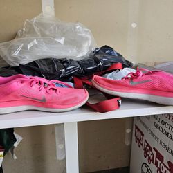 Nike shoes  size 5.5