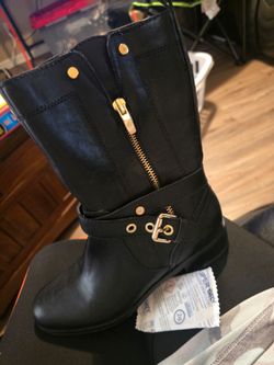 Boots 5.5