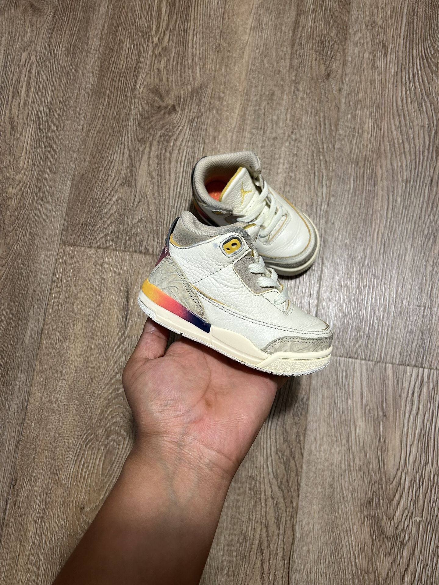 J Balvin x Nike Air Jordan 3 Retro SP Medellin Sunset TD Size 5C